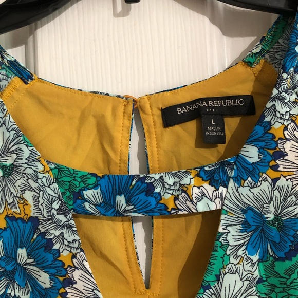 EUC Blouse by banana republic large floral gold blue white black short sleeve - Picture 8 of 11